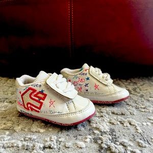 Baby girl Etnies soft sole shoe